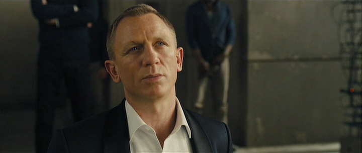 Guys in Trouble - Daniel Craig in Skyfall (2012)